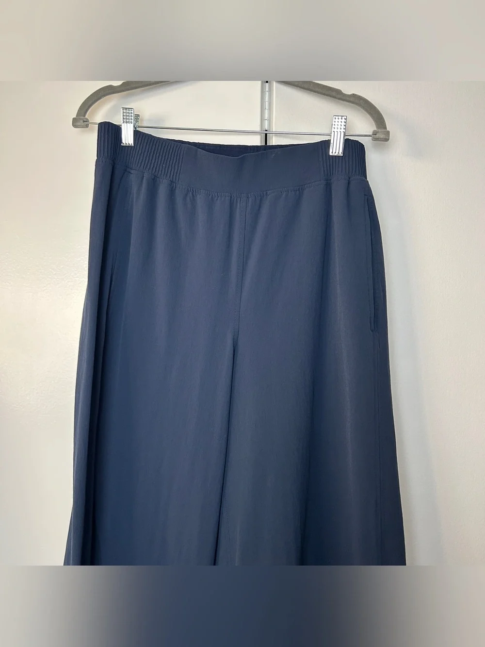 Lululemon Stretch Woven Wide-Leg High-Rise Cropped Pant